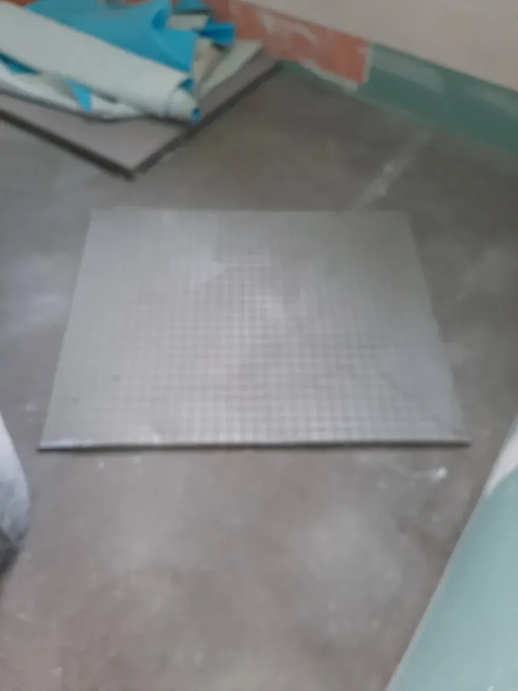 Rénovation d'une salle de bain avec plancher rayonnant-électrique (5)